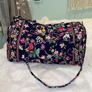 Vera Bradley Duffel Bag LIKE NEW CONDITION!